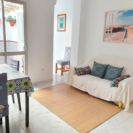 2 Schlafzimmer Calle Cruz Playa Apartment Nerja
